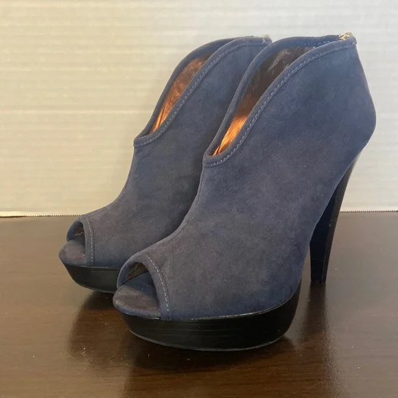 New Bakers Katlyn Navy Suede Peeptoe Booties Size 6 - Picture 2 of 12